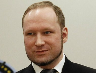 Άλλαξε το όνομα του ο μακελάρης του Όσλο και ζητά καλύτερες συνθήκες διαβίωσης στη φυλακή